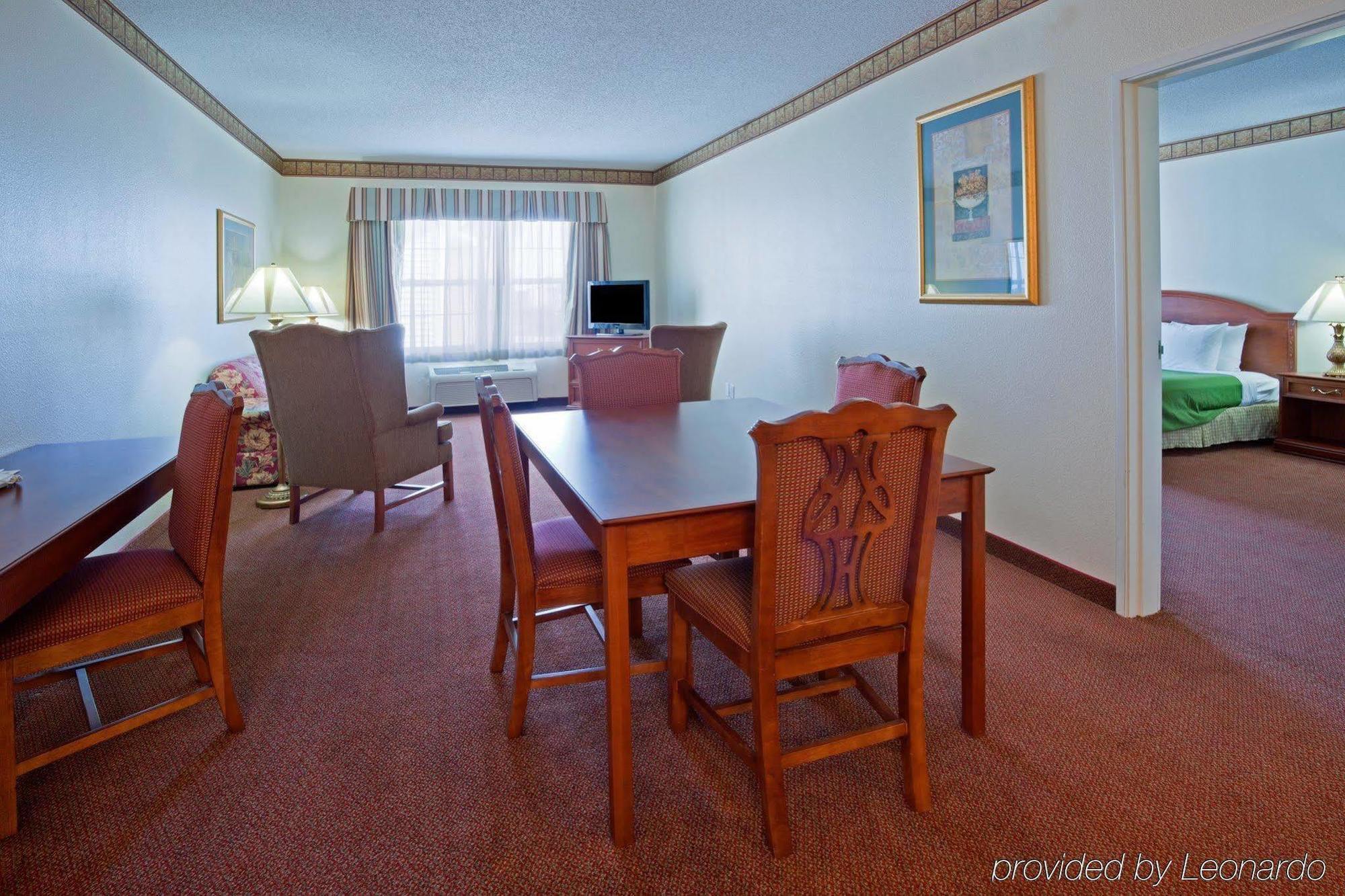 Country Inn & Suites By Radisson, Coralville, Ia מראה חיצוני תמונה